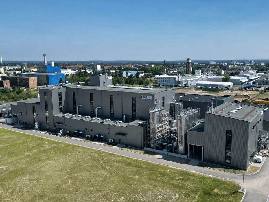 A Lithium Hydroxide battery-grade refinery in Bitterfeld, Germany (photo)
